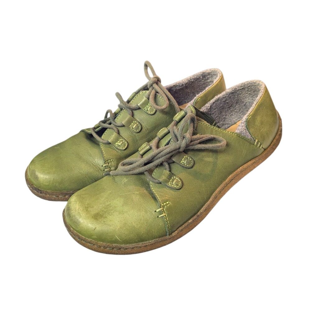 Clarks Originals Women’s Size 9 Apple Green Leather Lace Up Crepe Sole Shoes
